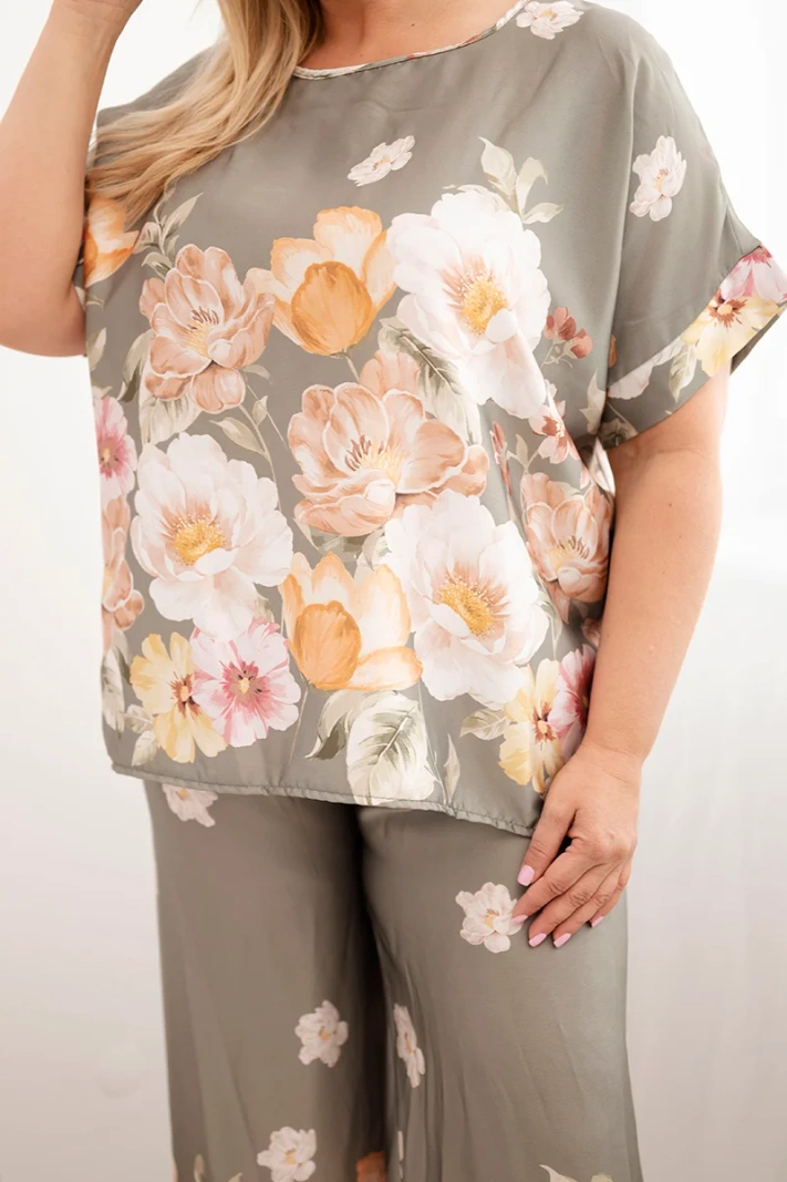 Komplet damski Plus Size z bluzką i spodniami w kwiaty z szeroką nogawką khaki