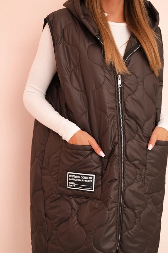 Dámská prošívaná vesta Plus Size s kapucí na zip mocca