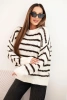 Sweter damski w paski z wełną o luźnym kroju ecru