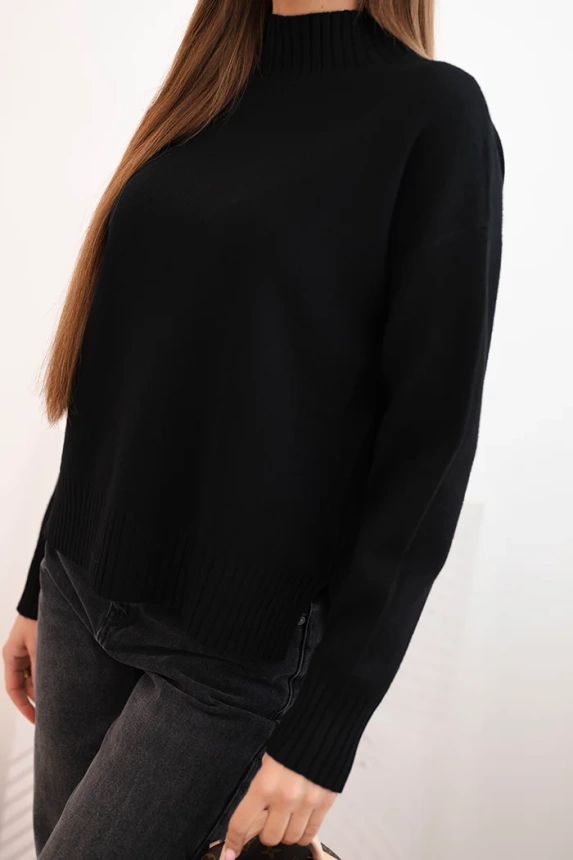 Women's loose-fitting viscose sweater with a mock turtleneck black