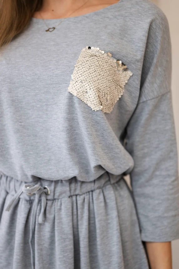 Kleid mit Paillettentasche grau