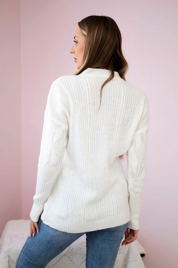 Über den Kopf gezogener Pullover mit modischem Gewebe ecru