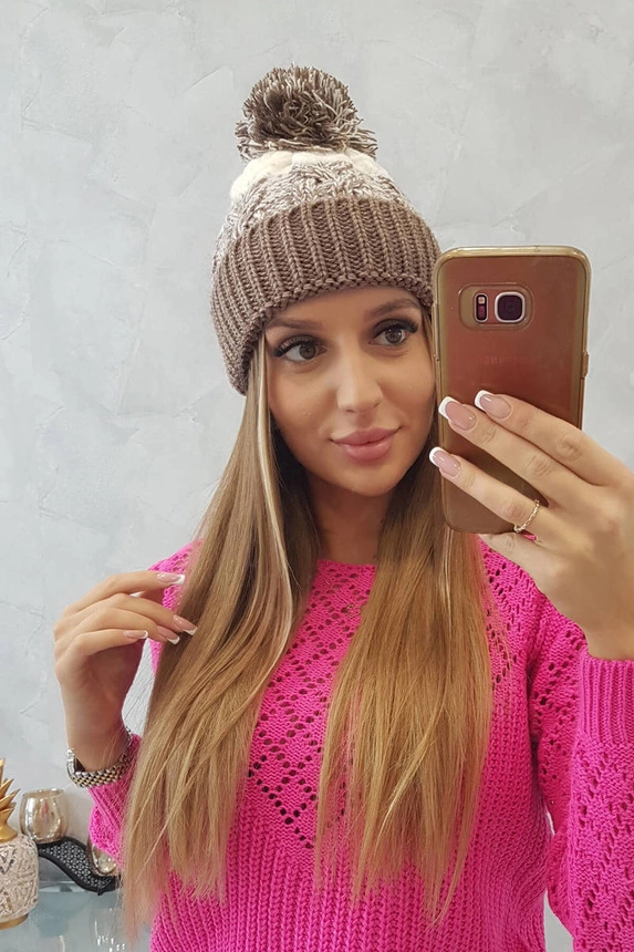Dámská čepice s bambulí Abigail K326 cappuccino+ecru