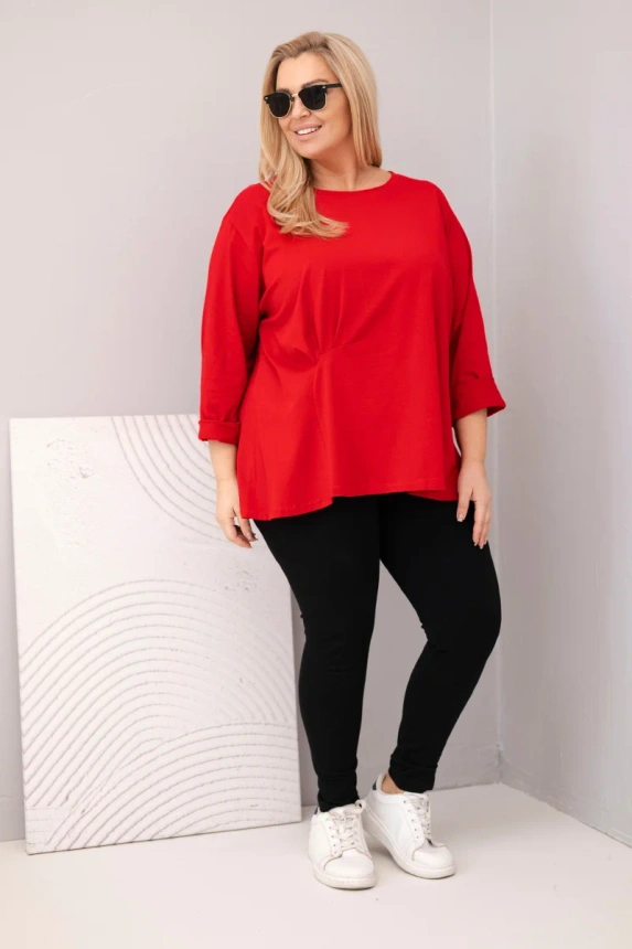 Dámska blúzka plus size s bavlnou s dlhým rukávom a nariasením červená