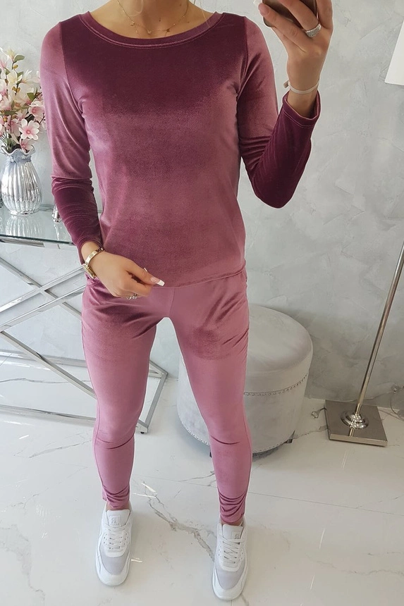 Velor set with ruffles at the back dark pink