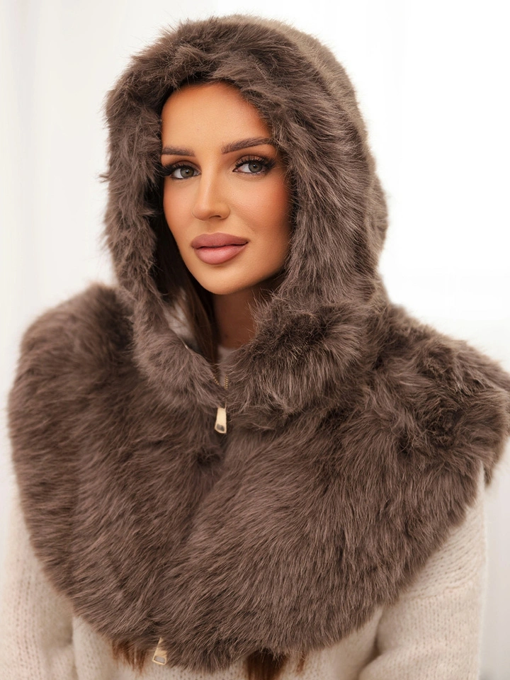 Czapka damska kaptur futerkowy na zamek z osłoną ramion fango
