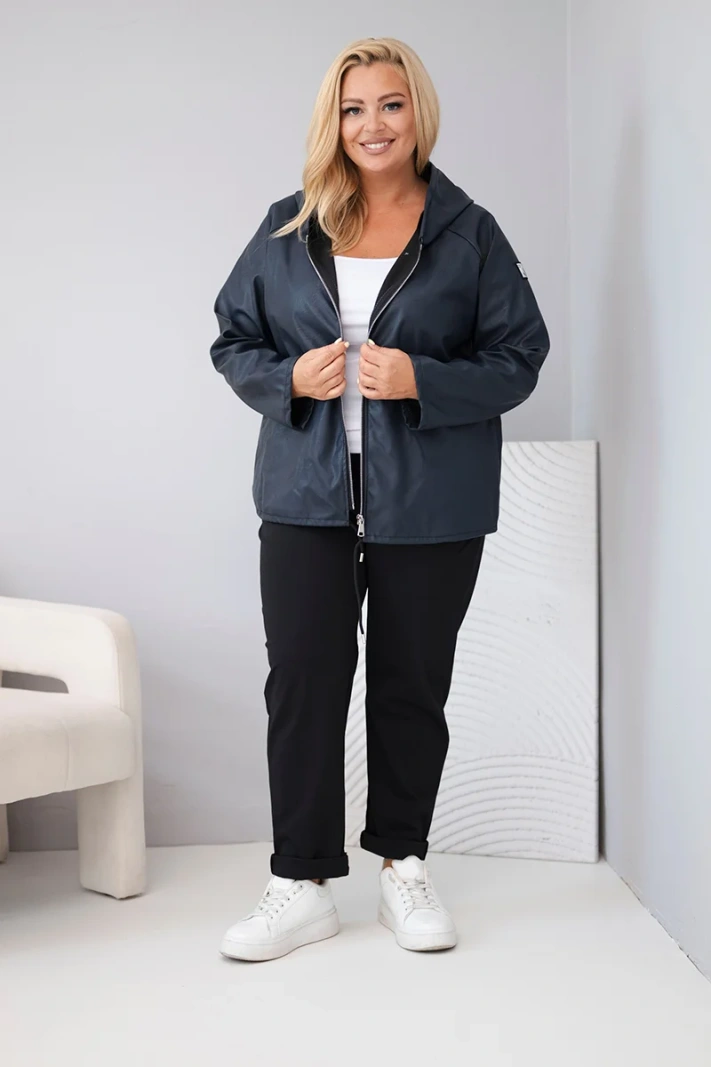 Dámska bunda Plus Size s kapucňou a nastaviteľným spodkom modrá