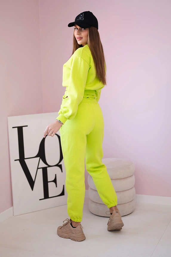 Insulated set with a short sweatshirt pistachio