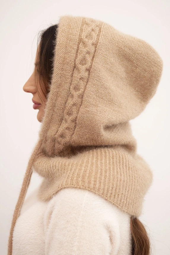 Women's hooded cap with ties and braided pattern camel