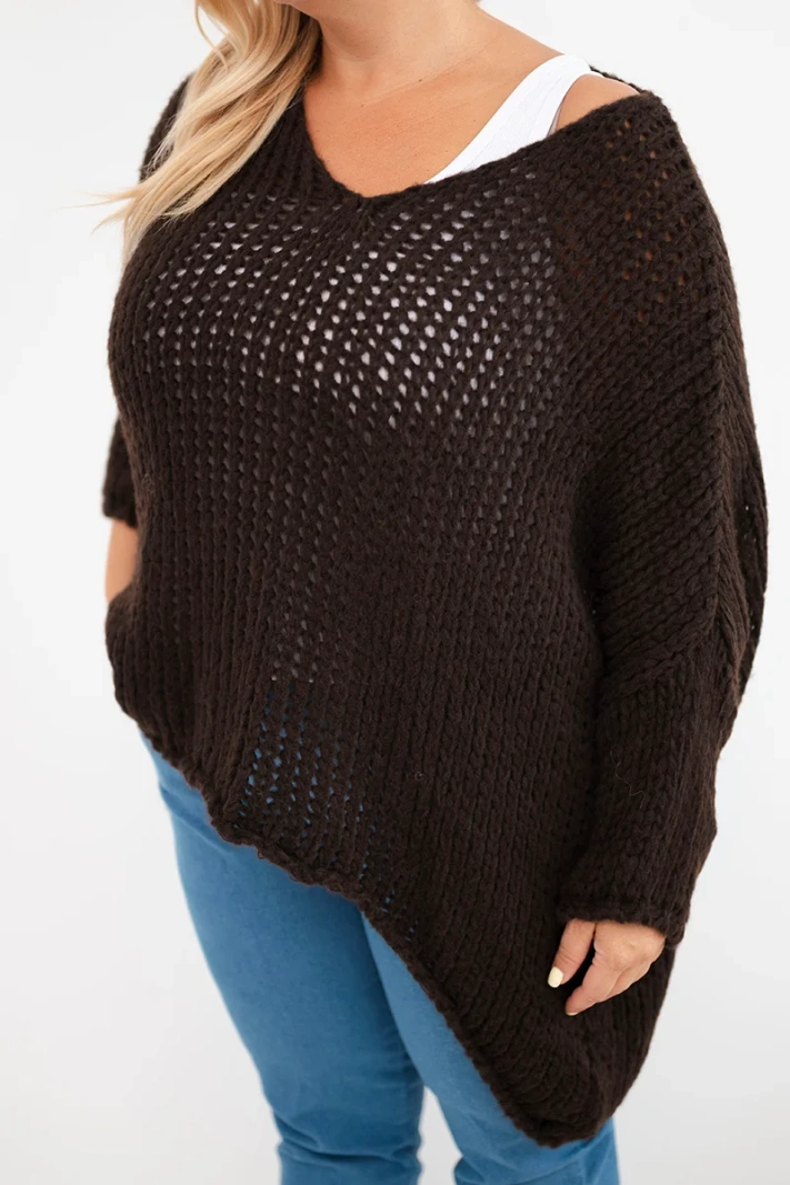 Damenpullover aus grob gestricktem Oversize mit V-Ausschnitt und längerem Rücken braun