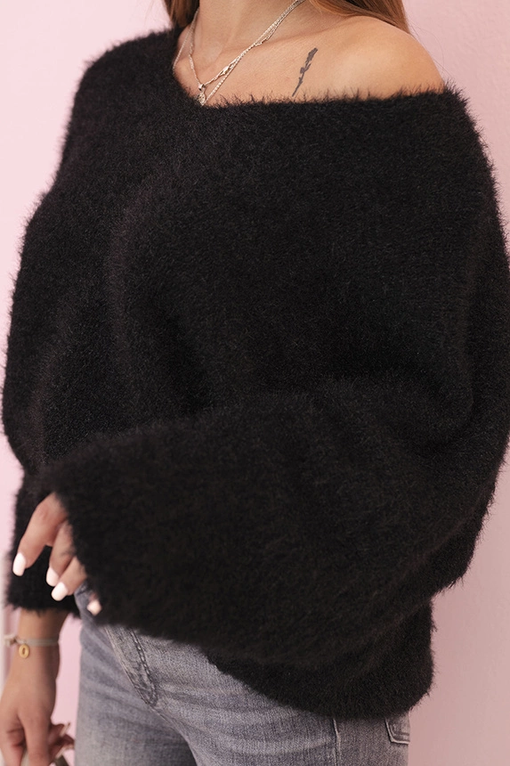 Loose-fit women's mohair sweater with a V-neck black