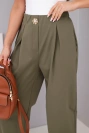 Damen Baumwollhose mit hohem Bund und dekorativem Knopf khaki