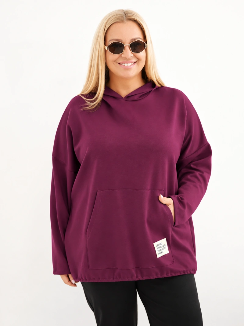 Bluza damska Plus Size masełko z kapturem i kieszenią kangurką śliwkowa