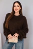 Moteriškas megztinis su moherio priedu, storu pynimu ir dekoratyviais rankovėmis rudas