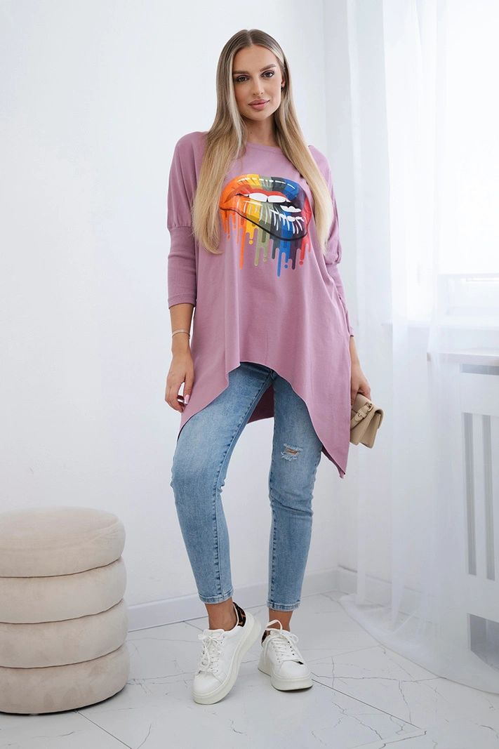 Oversize halenka s potiskem duhových rtů tmavě růžová