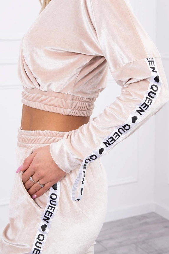 Velor set with Queen inscription beige