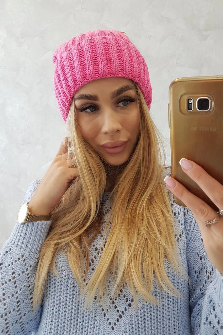 Čiapka s otočením nahor Magda K293 ružový neón