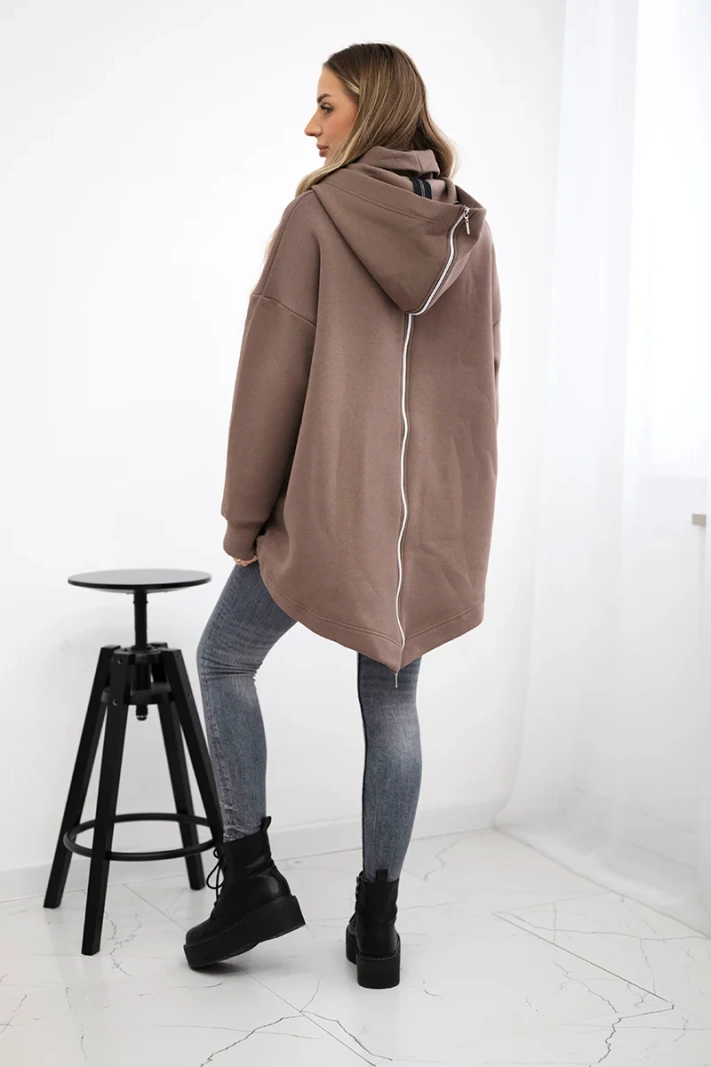 Insulated sweatshirt with a zipper at the back mocca