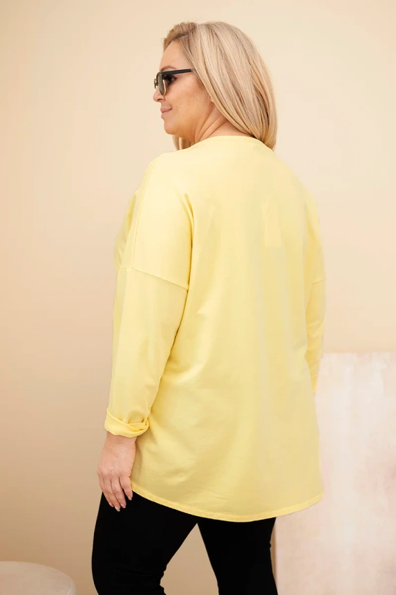 Dámska blúzka Plus Size bavlnená s vyhrnutým rukávom a lampasom v leopardom vzore žltá