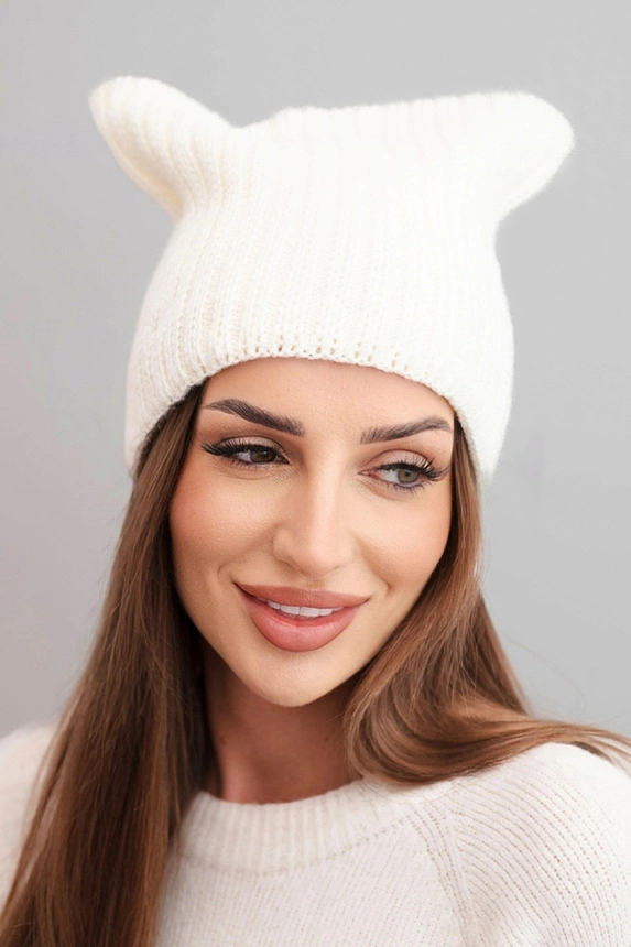 Women's winter hat with wool in a cat-style design made of ribbed knit K419 ecru