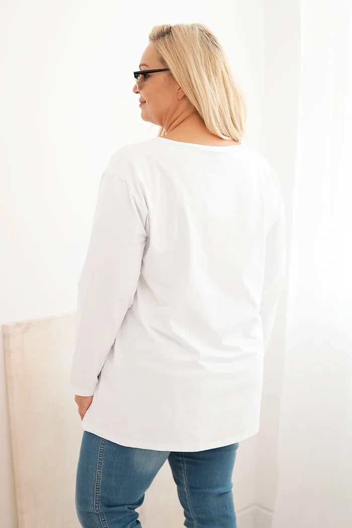 Dámska blúzka Plus Size s lodičkovým výstrihom biela