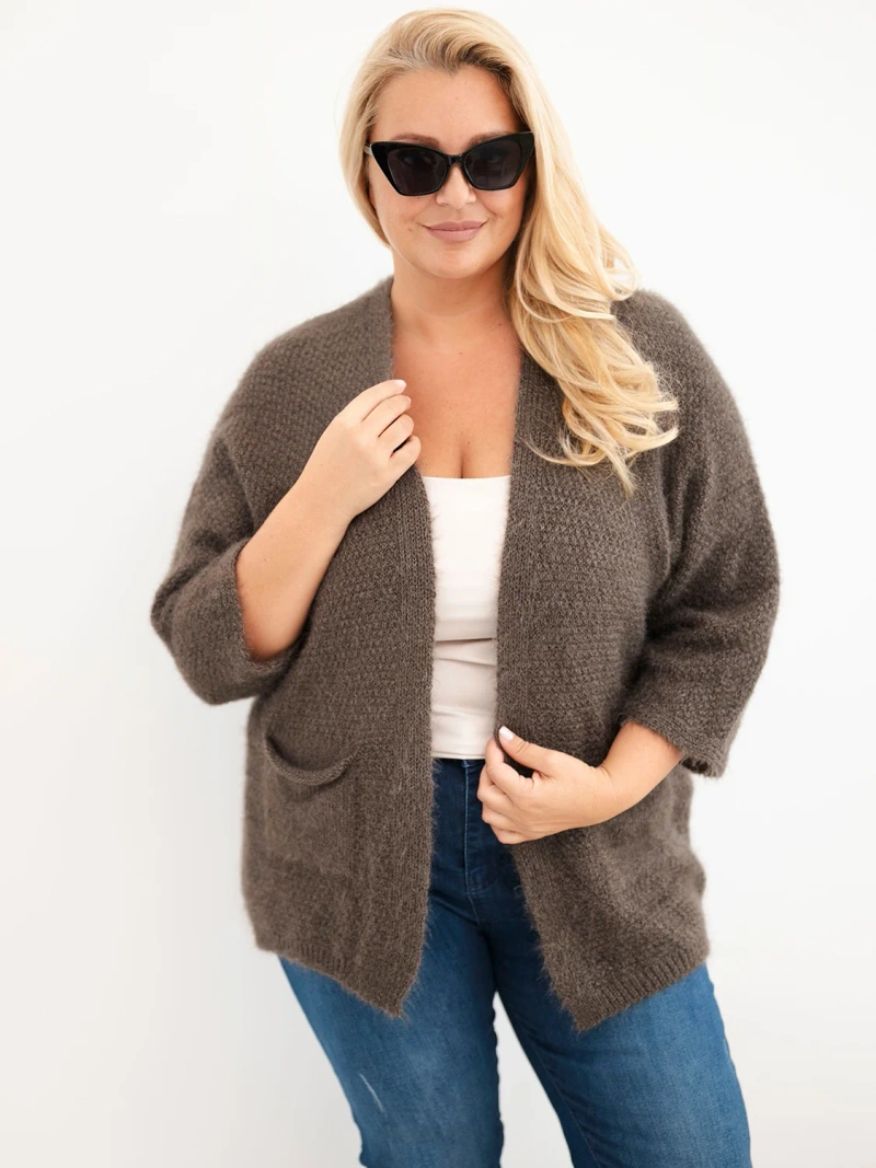 Dámský svetr Plus Size s kapsami bez zapínání mocca barva