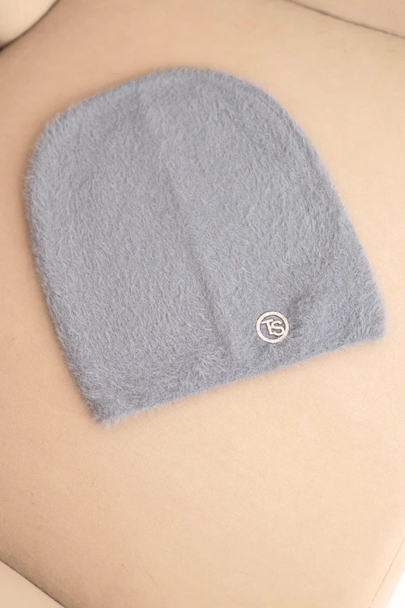 Classic women's alpaca hat with decorative plate gray
