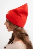 Women's ribbed cap made of modal and viscose with a decorative button red