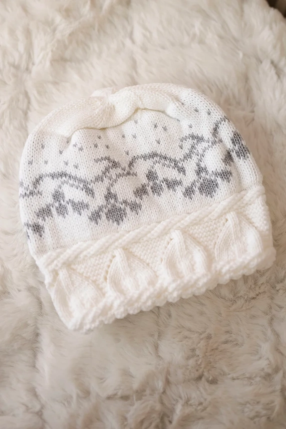 Women's cap Kira K374 white+grey