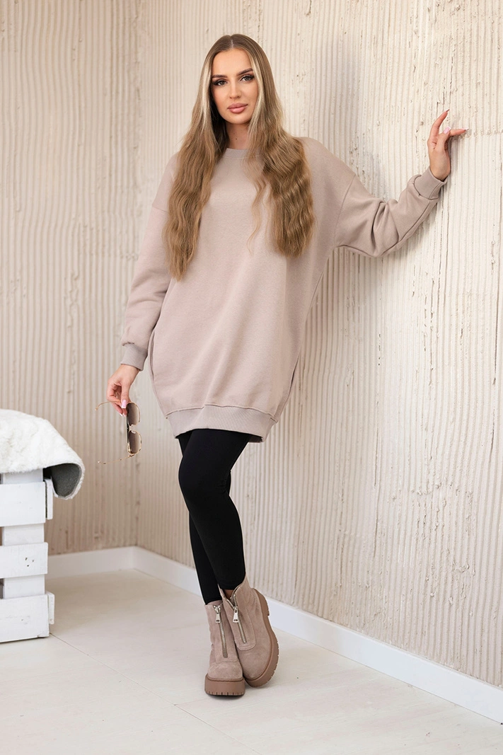 Isoliertes Sweatshirt mit kalifornischem Schriftzug dunkelbeige