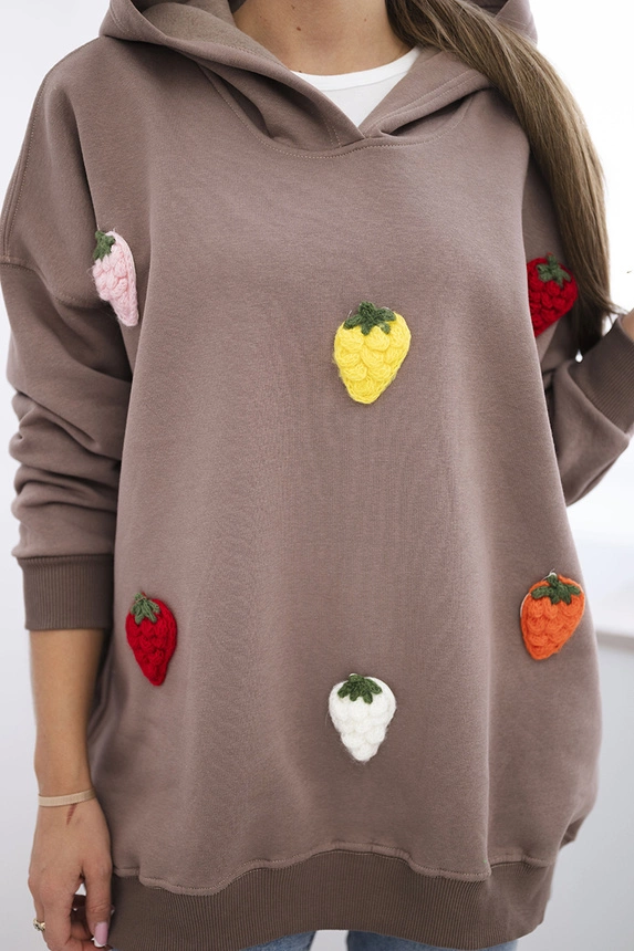 Insulated sweatshirt with strawberry motif mocca