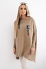 Oversize sweatshirt with asymmetrical sides camel