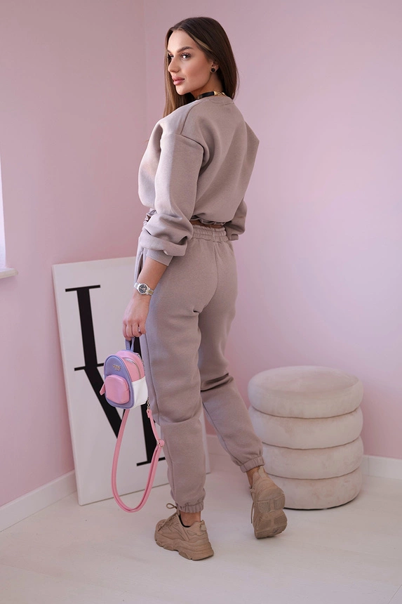 Insulated set with a short sweatshirt dark biege