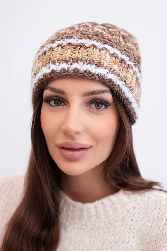 Damenwintermütze aus Wolle mit dekorativen Kristallen K399 schwarz