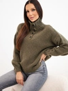 Damenpullover mit hohem Kragen und dekorativen Knöpfen khaki
