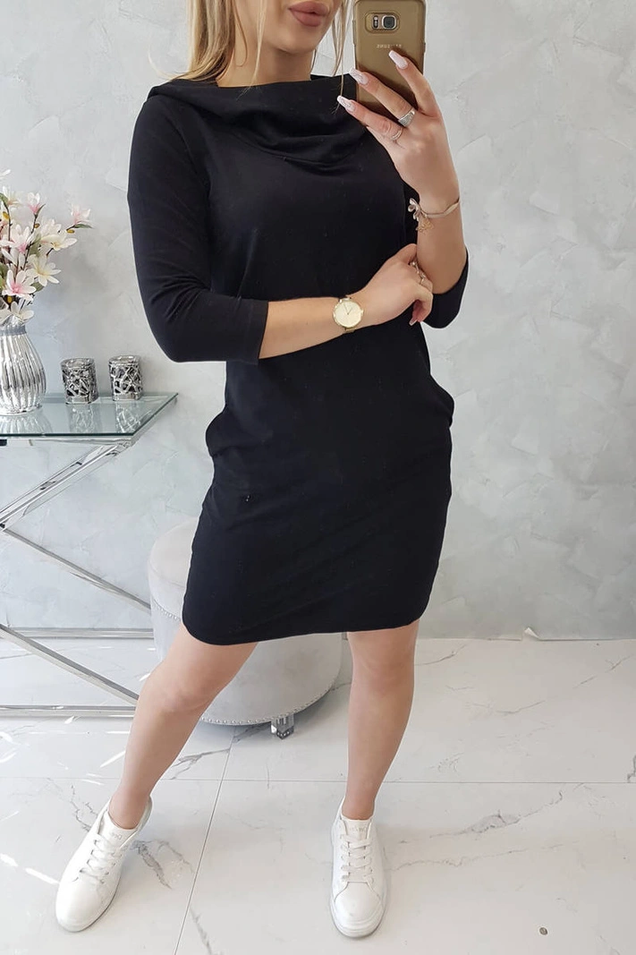 Dress with a hood and pockets black