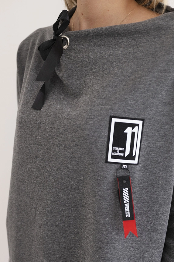 Oversize sweatshirt with asymmetrical sides graphite
