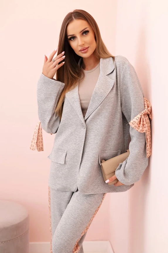 Damenanzug mit Viskose – Blazer mit Revers und Hose mit Paspel grau