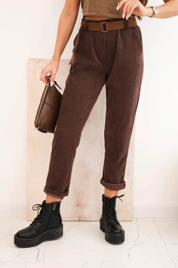 Damenhose mit Gürtel in Streifen braun