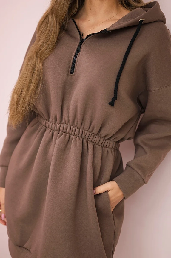 Insulated dress with a hood mocca