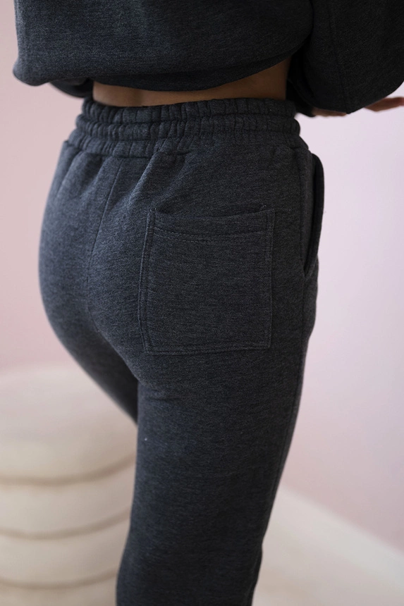 Isoliertes Baumwoll-Set, Sweatshirt mit bestickter + Hose Graphit