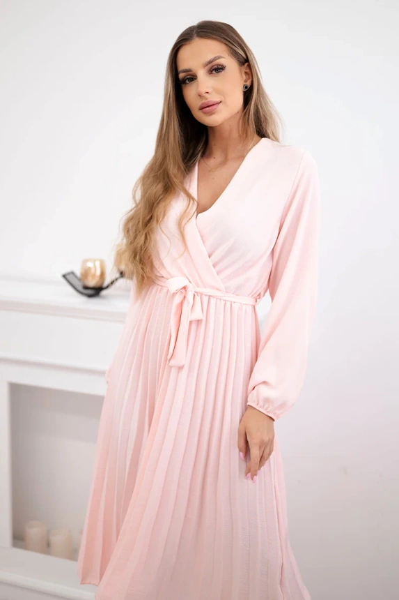 Dress tied with a pleated hem powder pink