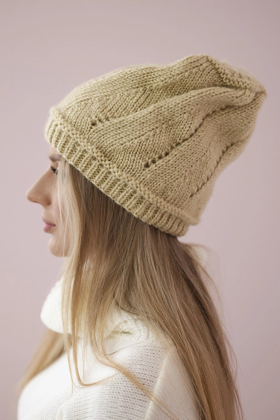 Women's cap Klarysa K393 beige