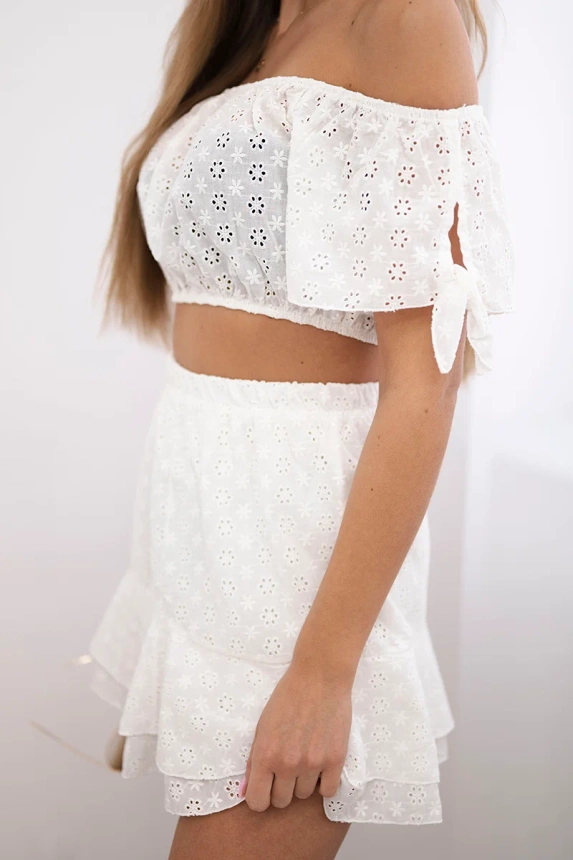 Embroidered set ecru