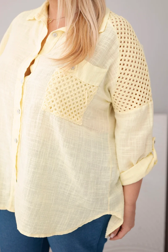 Dámska bavlnená košeľa Plus Size s golierom a čipkovou vsadkou žltá