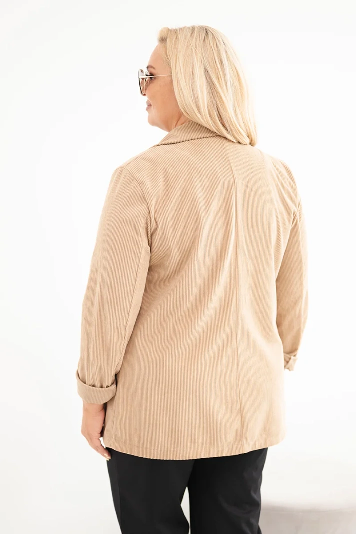 Dámské sako Plus Size manšestrové s klopami a kapsami camelová