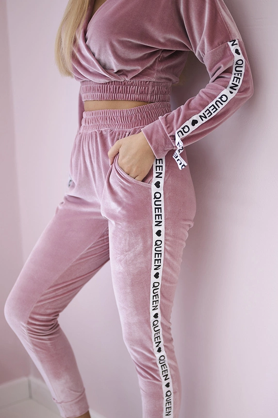 Velurová souprava s nápisem Queen dark powder pink