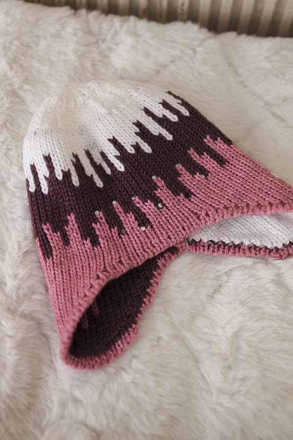 Women's cap Nikol K405 white+burgundy+pink