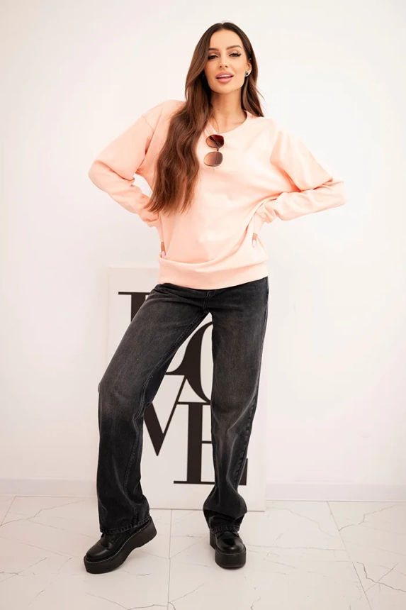 Women's basic cotton looped sweatshirt with a round neckline white