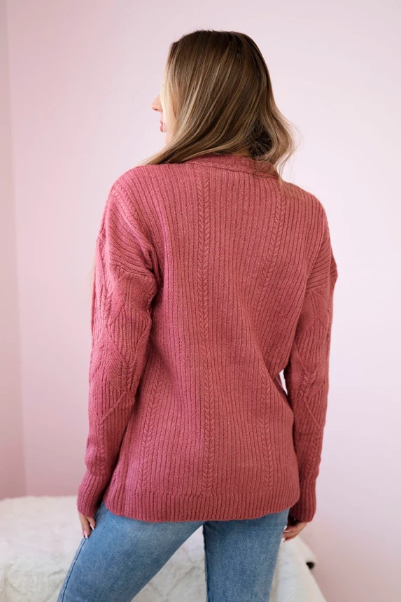 Sweater put on over the head with a fashionable weave dark pink